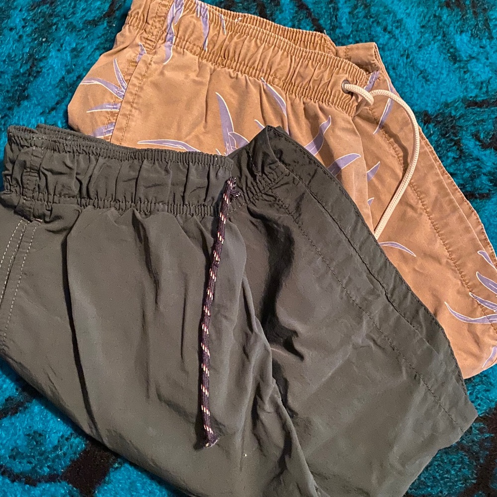 Two Men’s H&M Swim Trunks 🩳💚✨